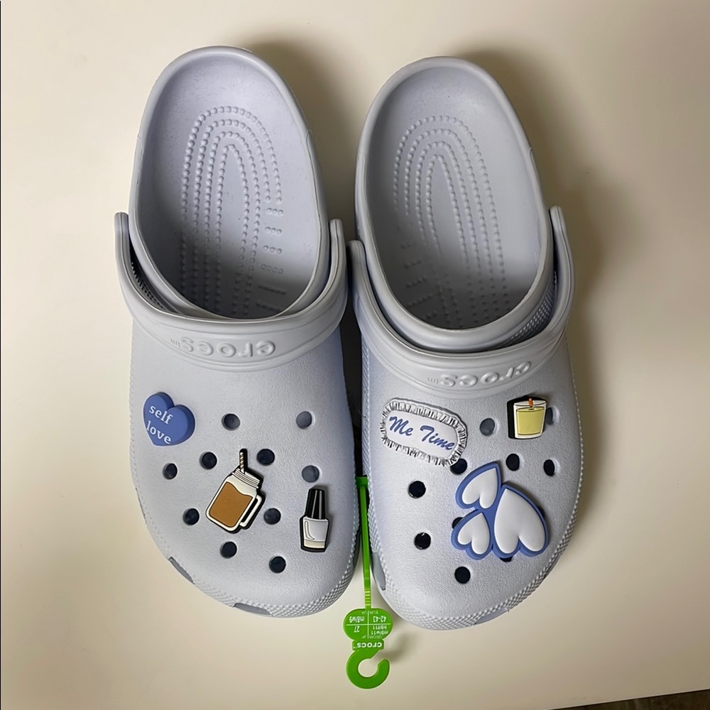 NWT CROCS